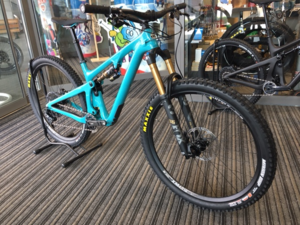 YETI SB 130 T1 turquoise in M, Ausstellungsmodell 2022